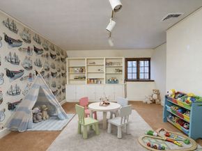 3 Evergreen Ln, Hingham MA 02043