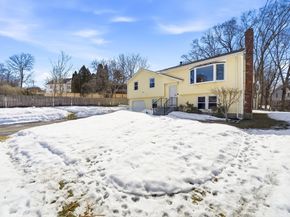 4 Gangi Ter, Woburn MA 01801