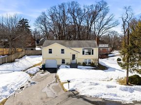 4 Gangi Ter, Woburn MA 01801