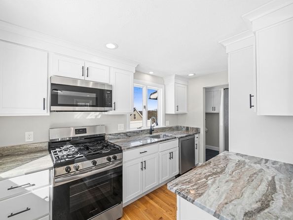 1 Hillcrest Ave, Lynn MA 01904