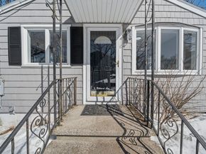 1 Hillcrest Ave, Lynn MA 01904