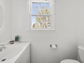 615 Saw Mill Brook Pkway, Newton MA 02459