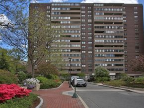 9 Hawthorne Place 7E, Boston MA 02114