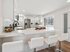 122 Copperfield Rd, Worcester MA 01602