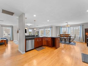 717 Hampton Way 717, Abington MA 02351