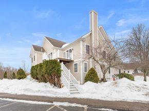 717 Hampton Way 717, Abington MA 02351