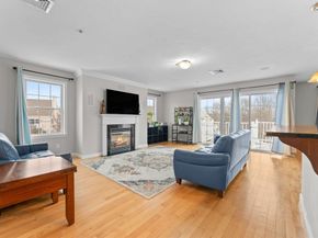 717 Hampton Way 717, Abington MA 02351