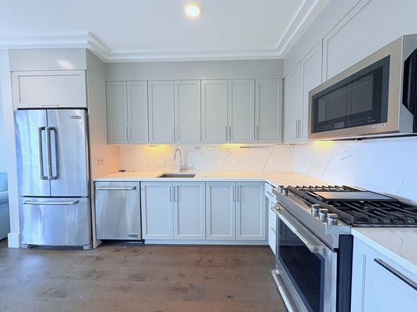 214 Market St 405, Boston MA 02135