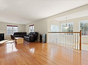 5 Paul Revere Path 5, Hopkinton MA 01748