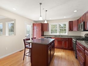 5 Paul Revere Path 5, Hopkinton MA 01748
