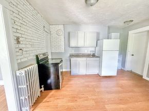 15 Circuit Ave E, Worcester MA 01603