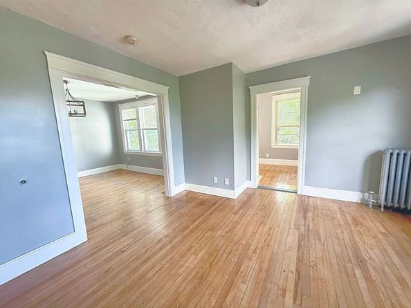 15 Circuit Ave E, Worcester MA 01603