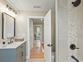 328 Oxford St N, Auburn MA 01501