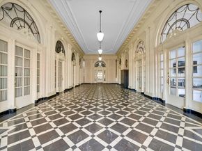 354 N Main St 204, Andover MA 01810