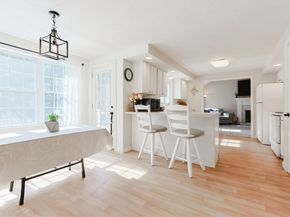 30 Chocolog Rd, Uxbridge MA 01569