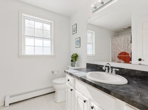 30 Chocolog Rd, Uxbridge MA 01569