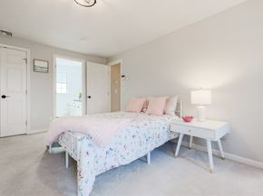 30 Chocolog Rd, Uxbridge MA 01569