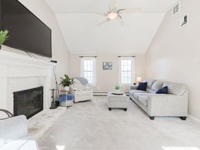 30 Chocolog Rd, Uxbridge MA 01569