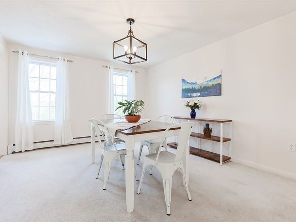 30 Chocolog Rd, Uxbridge MA 01569