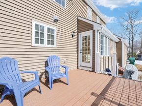 30 Chocolog Rd, Uxbridge MA 01569