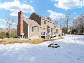 30 Chocolog Rd, Uxbridge MA 01569