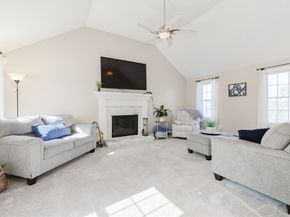 30 Chocolog Rd, Uxbridge MA 01569