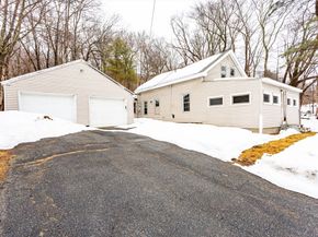 132 E Main St, West Brookfield MA 01585