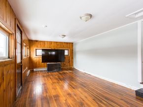 132 E Main St, West Brookfield MA 01585