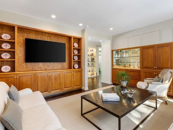 9 Singletree Road, Brookline MA 02467