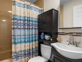 2 Lions Ln 2, Salem MA 01970