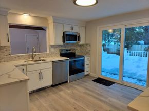 3 Stone Hill Ter, Walpole MA 02081