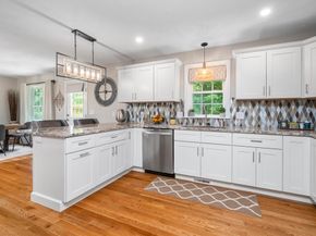 16 Farnum St, Uxbridge MA 01569