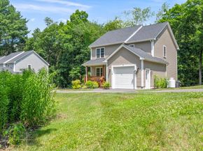 16 Farnum St, Uxbridge MA 01569