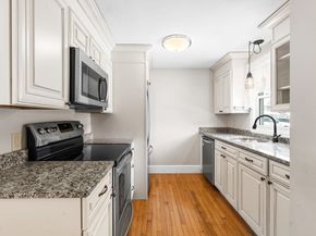 153 Bayberry Hill Ln 153, Leominster MA 01453