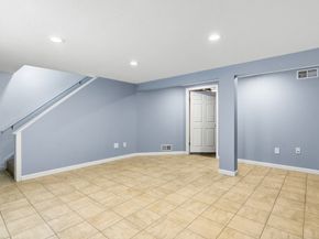 153 Bayberry Hill Ln 153, Leominster MA 01453