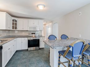 9 Pearl St, Walpole MA 02081