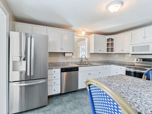 9 Pearl St, Walpole MA 02081