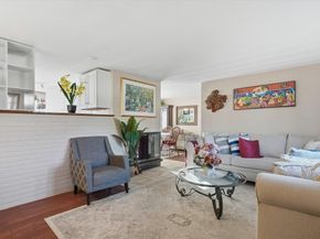 14 Ridgefield Dr, Framingham MA 01701