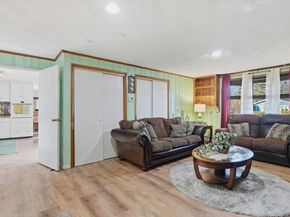 14 Ridgefield Dr, Framingham MA 01701