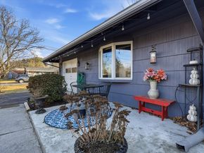 14 Ridgefield Dr, Framingham MA 01701