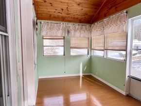 19 Arnold Rd, Sturbridge MA 01518