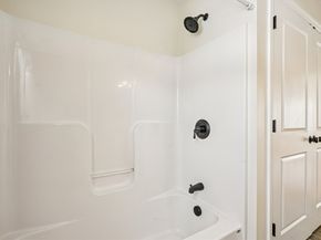 16 Rockingham Drive 131, Tewksbury MA 01876