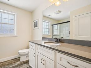 16 Rockingham Drive 131, Tewksbury MA 01876