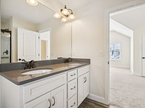 16 Rockingham Drive 131, Tewksbury MA 01876