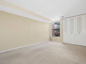 18 Shrewsbury Green Dr I, Shrewsbury MA 01545