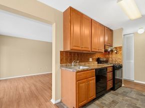 18 Shrewsbury Green Dr I, Shrewsbury MA 01545