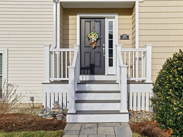 20 Daisy Ln, Plymouth MA 02360