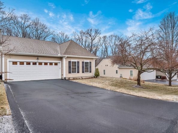 11 Summerfield Drive 11, Uxbridge MA 01569