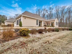 11 Summerfield Drive 11, Uxbridge MA 01569