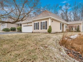 11 Summerfield Drive 11, Uxbridge MA 01569